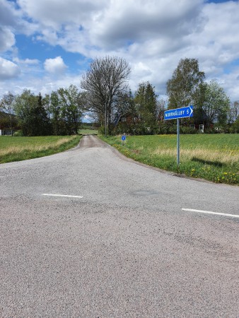 Sväng höger och trotsa återvändsgränds-skylten