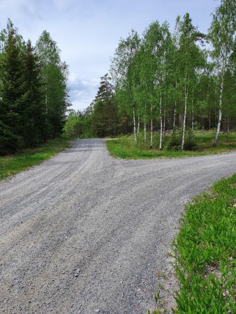 Triangelkorsning. Håll vänster