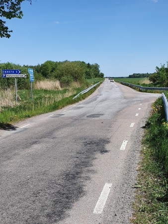 Sväng höger för att komma på sjöns östra sida