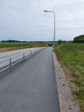 Kör under motorvägen