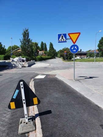Fortsätt rakt fram på Villavägen