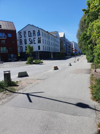 Sväng höger in på Rosendalsvägen