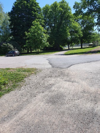 Sväng vänster och följ cykelbanan