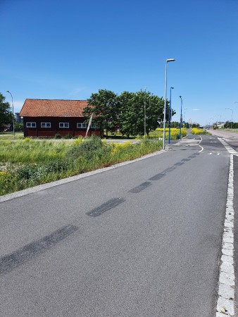 Sväng vänster mot Kungsängens gård