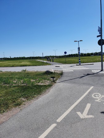 Över Johannesbäcksgatan.
