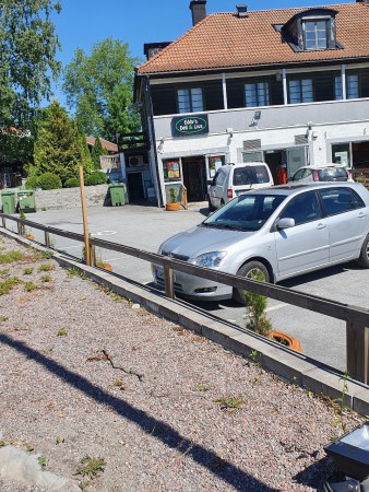 Om du i stället tar Iduns väg kan du handla på Delit.